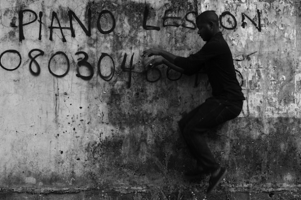 Fictionalizing the Self: Staging Performance in Contemporary Photography Image