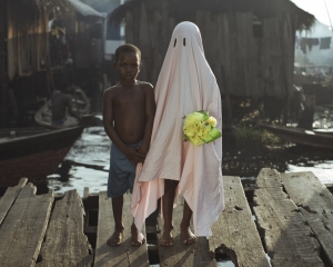 Constructed Narratives: The Theatrical Shift in Contemporary Photography Image